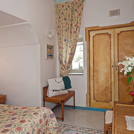 フラヴィオ ジョイア ポジターノ