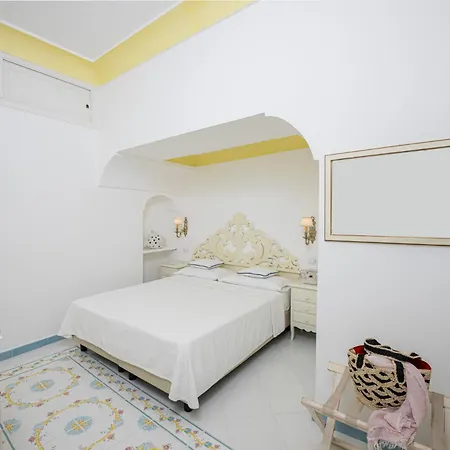 Hotel apartamentowy Flavio Gioia 4*