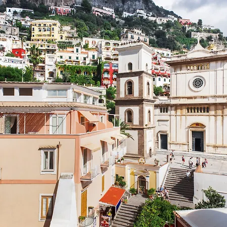 Flavio Gioia Apartmanhotel 4*