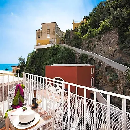 Flavio Gioia Aparthotel