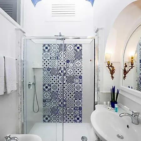 Flavio Gioia Aparthotel 4*