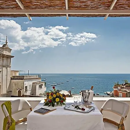 Flavio Gioia Aparthotel
