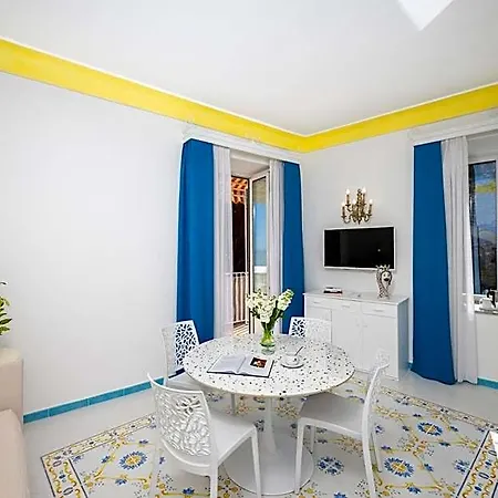 Aparthotel Flavio Gioia 4*