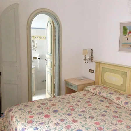 Hotel apartamentowy Flavio Gioia 4*