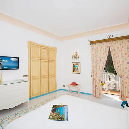 Flavio Gioia Hotel apartamentowy