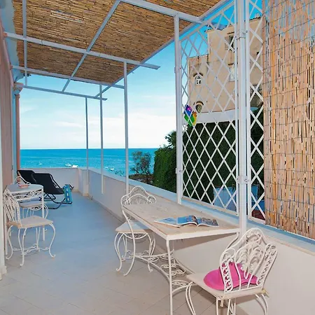 Flavio Gioia Hotel apartamentowy