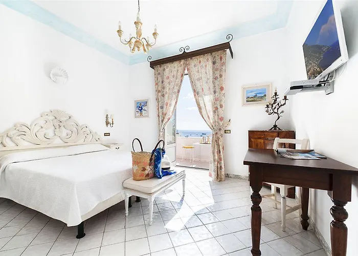 Flavio Gioia Aparthotel